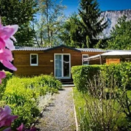 A La Rencontre Du Soleil - Camping Le Bourg-dʼOisans Exterior foto